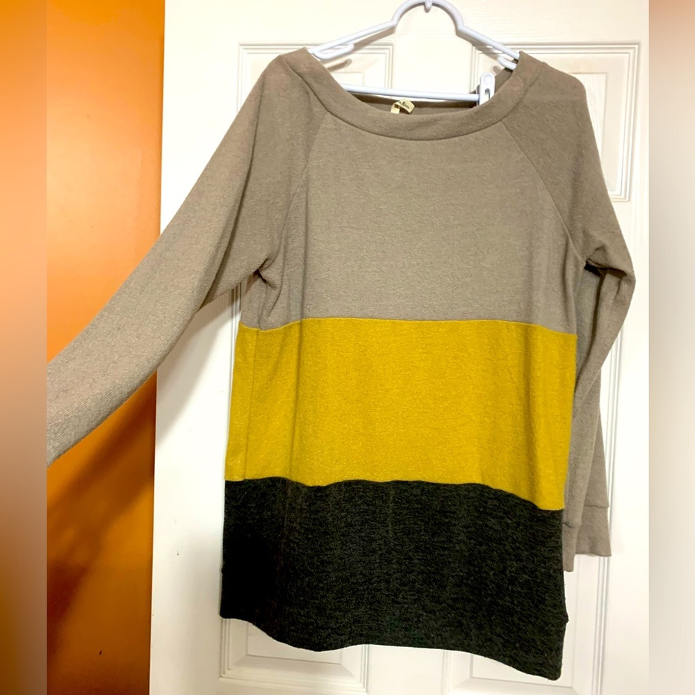 Mustard multi tunic. Like new